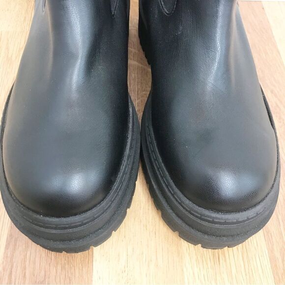 GOOD AMERICAN Black Leather Platform Chelsea Boot Bootie Midi Lug Sole Size 8 - Picture 5 of 10